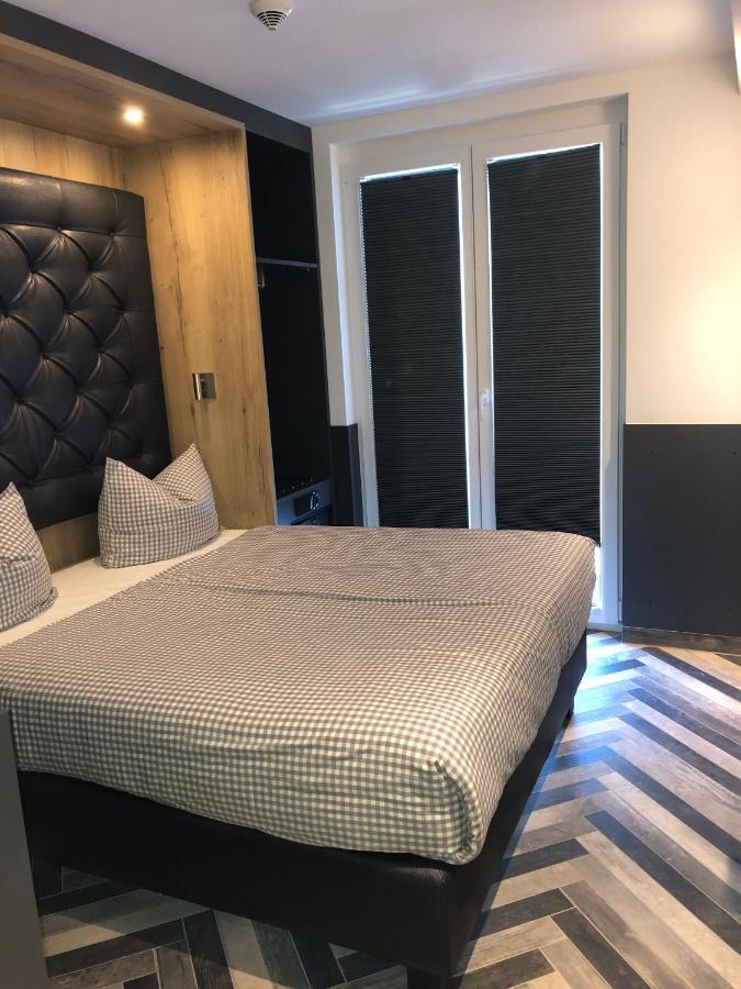 Deluxe Hotel München
